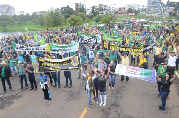 Sociedade Civil Organizada realiza manifesta&ccedil;&atilde;o contra corrup&ccedil;&atilde;o 
