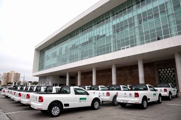 Novos ve&iacute;culos v&atilde;o facilitar escoamento da agricultura familiar