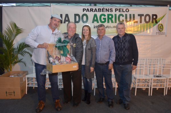 Sindicato Rural disponibiliza ônibus para produtores de Cand&oacute;i e Cantagalo participarem do Dia do Agricultor em Guarapuava