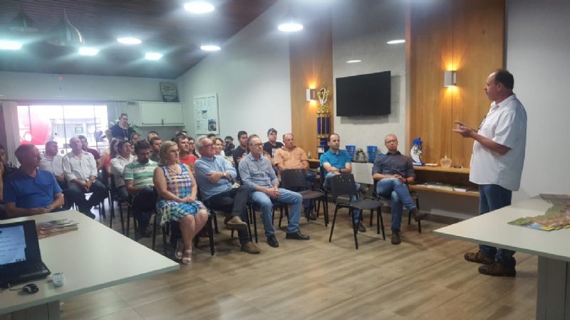 Botelho divulga Pecuária Moderna em Pato Branco