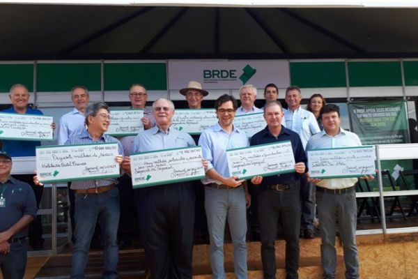 BRDE libera R$ 112 mi em financiamentos no Show Rural