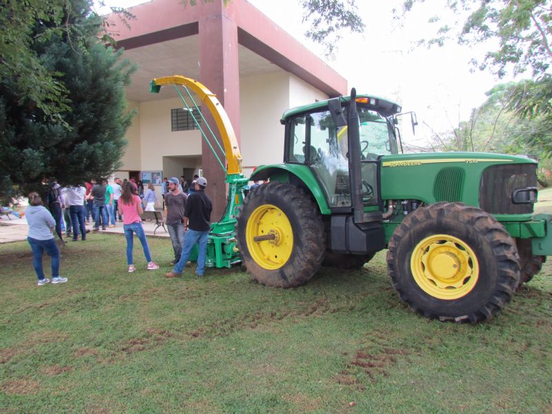 Unicentro Rural divulga pesquisas da Fazenda Escola 