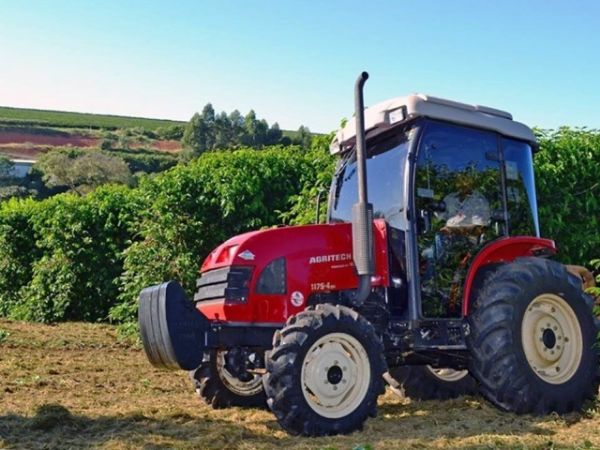 Agritech leva novas versões de tratores equipados com motores eletrônicos para a Expocafé