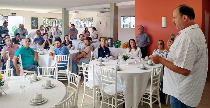Café-da-manhã reuniu mais de  70 agrônomos, com posse da nova diretoria da AEAGRO
