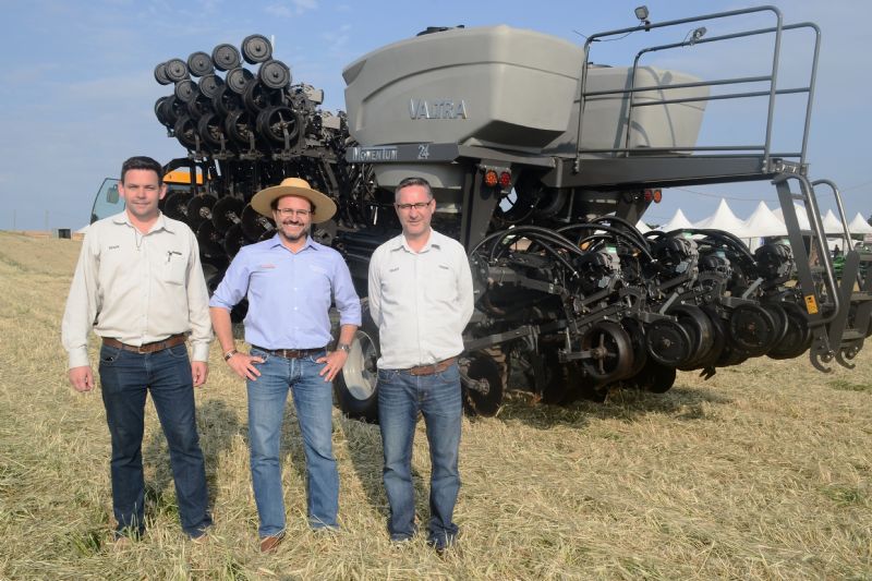 Momentum traz plataforma dobrável e precisão no plantio