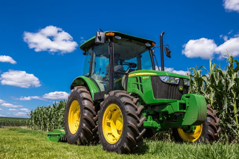 Tratores John Deere: MacPonta Agro oferece mais benefícios na aquisição de tratores da linha 5E