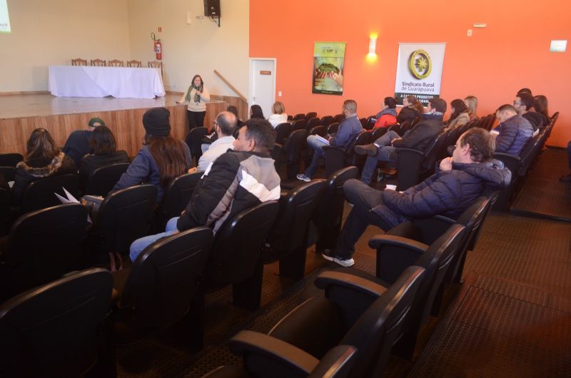 ADAPAR realiza treinamento sobre raiva para novos servidores da agência de todo o Paraná