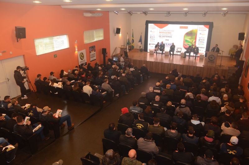 2º Congresso Brasileiro de Adubação de Sistemas trouxe palestras e alto nível técnico