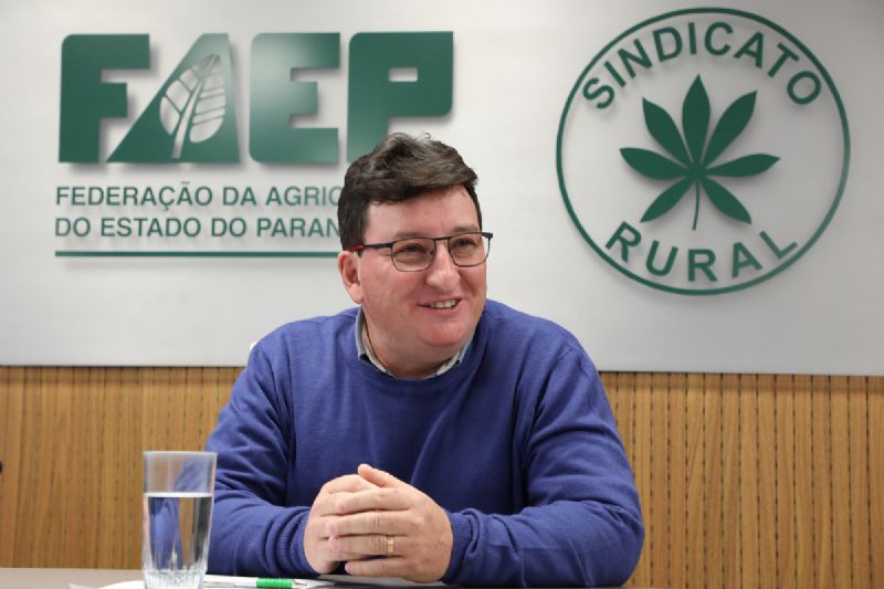 Eduardo Lucacin assume presidência do Conseleite-PR