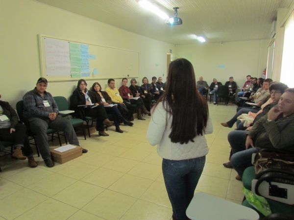 Sindicato Rural e Senar lan&ccedil;am Programa Herdeiros do Campo em Guarapuava