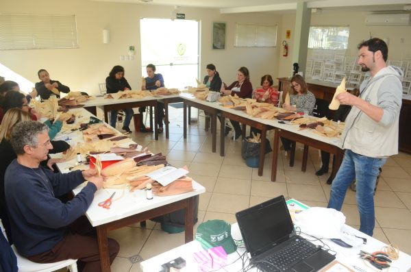 Sindicato Rural e Senar capacitam para o curso de Artesanato em Palha