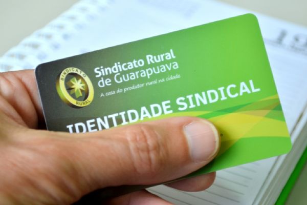 Associados devem retirar novo modelo de carteirinha