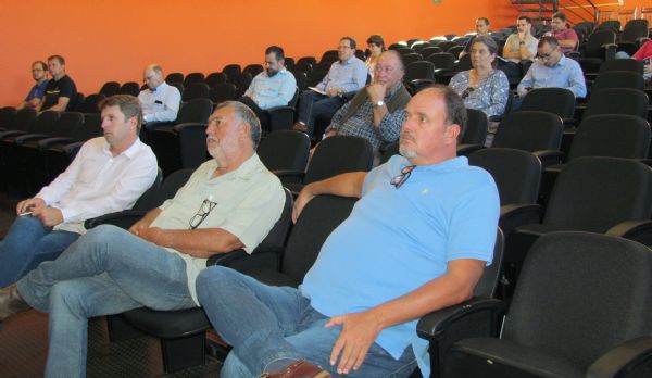 Reuni&atilde;o discute Funrural e outros assuntos legais com produtores rurais